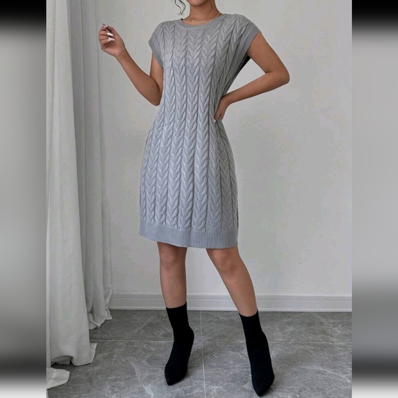 Women's Solid Color Simple Sleeveless Knit Sweater Dress - Picture 4 of 7